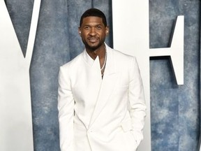 Usher arrive à la soirée des Oscars de Vanity Fair le dimanche 12 mars 2023 au Wallis Annenberg Center for the Performing Arts à Beverly Hills, en Californie.