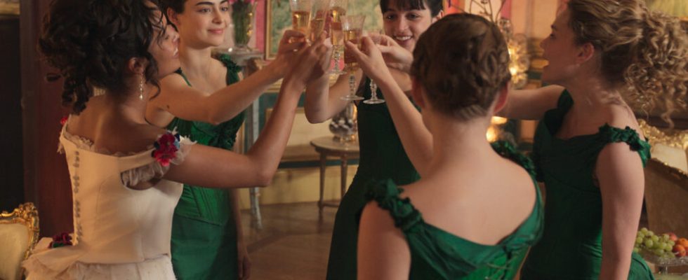 Bande-annonce "The Buccaneers": des filles américaines rencontrent le Londres corseté de la saison des années 1870 (VIDÉO)