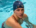 Lia Thomas, une femme transgenre, termine le 200 verges libres pour l'Université de Pennsylvanie lors d'une compétition de natation de l'Ivy League contre l'Université Harvard à Cambridge, Massachusetts, le 22 janvier 2022.  