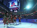 Le 48e Highlanders lors de la cérémonie d'avant-match avant que les Maple Leafs de Toronto n'affrontent les Canadiens de Montréal en 2015.