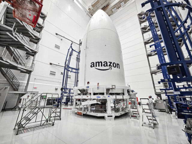 Les deux premiers prototypes de satellites Internet d'Amazon ont été programmés pour être lancés à l'intérieur du carénage de charge utile d'une fusée Atlas V.