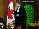 Le président de la Chambre, Anthony Rota, se lève lundi à la Chambre des communes à Ottawa.