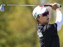 Hyo Joo Kim, de Corée du Sud, joue son tir depuis le 16e tee lors de la dernière ronde de The Ascendant LPGA au profit de Volunteers of America au Old American Golf Club le 8 octobre 2023 à The Colony, Texas.