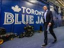 Mark Shapiro, président et chef de la direction des Blue Jays de Toronto, arrive pour un point de presse de fin de saison au Centre Rogers de Toronto, en Ontario.  le jeudi 12 octobre 2023. 