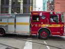 Un camion de pompiers de Toronto.