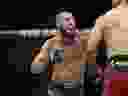 Charles Jourdain en action contre Shane Burgos lors de leur combat d'arts martiaux mixtes à l'UFC sur ABC 3, le 16 juillet 2022, à Elmont, NY.