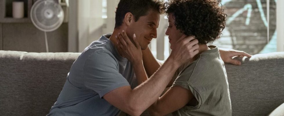 Robbie Amell and Andy Allo for