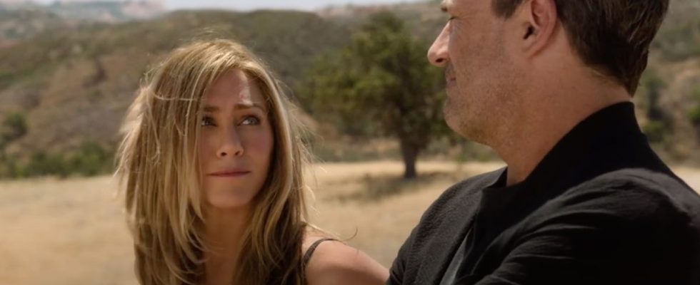 Jennifer Aniston talking to Jon Hamm in The Morning Show Season 3 Trailer