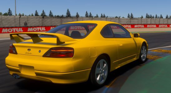 2000 Nissan Silvia using oudated model from Forza Motorsport 3 in new reboot.