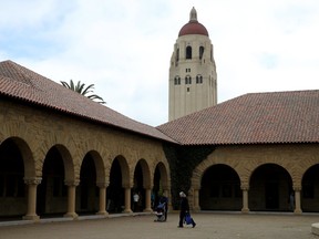 Hoover Tower sur le campus de l'Université de Stanford