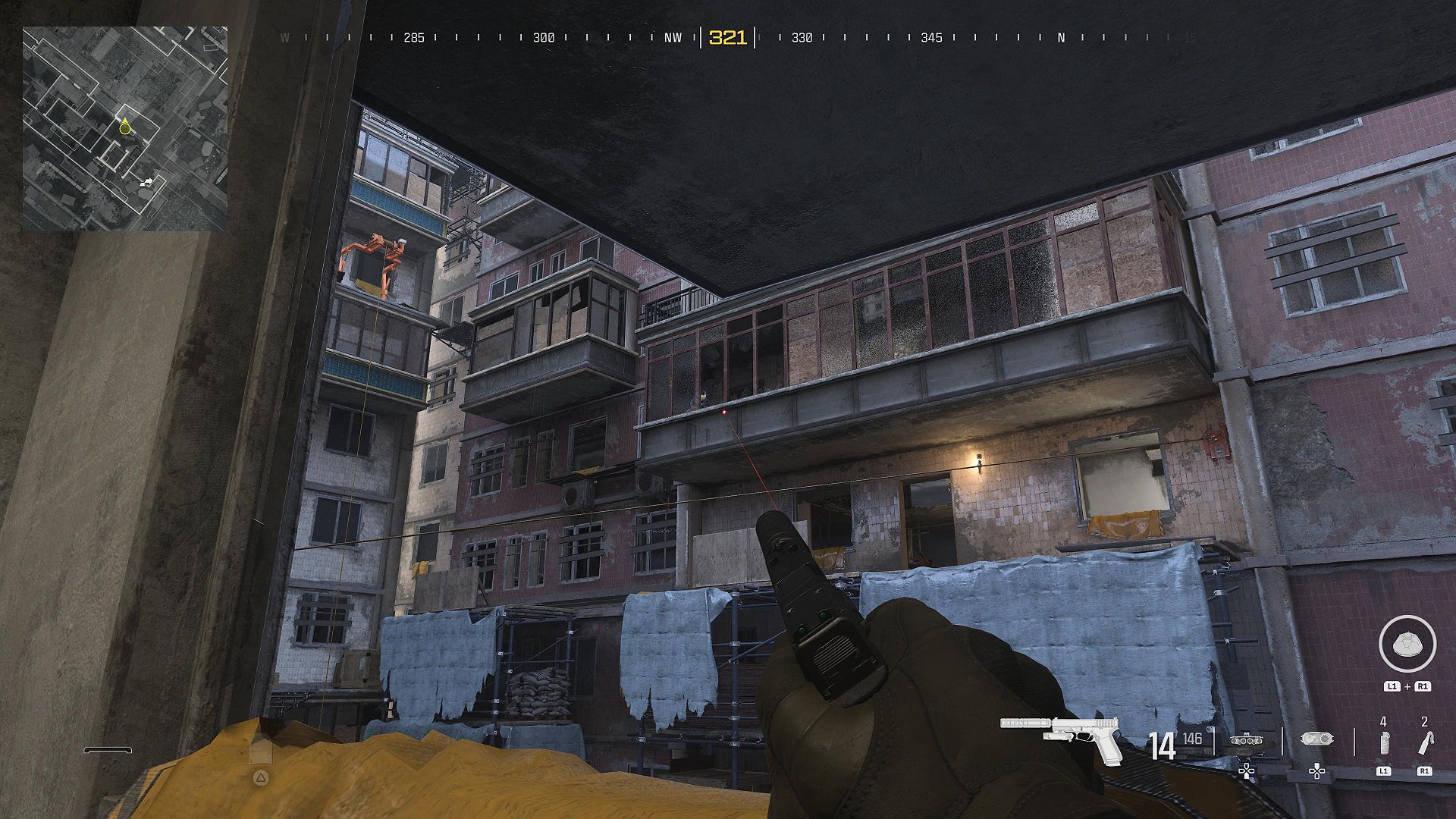 Le joueur dans un immeuble dans la mission Highrise dans MW3