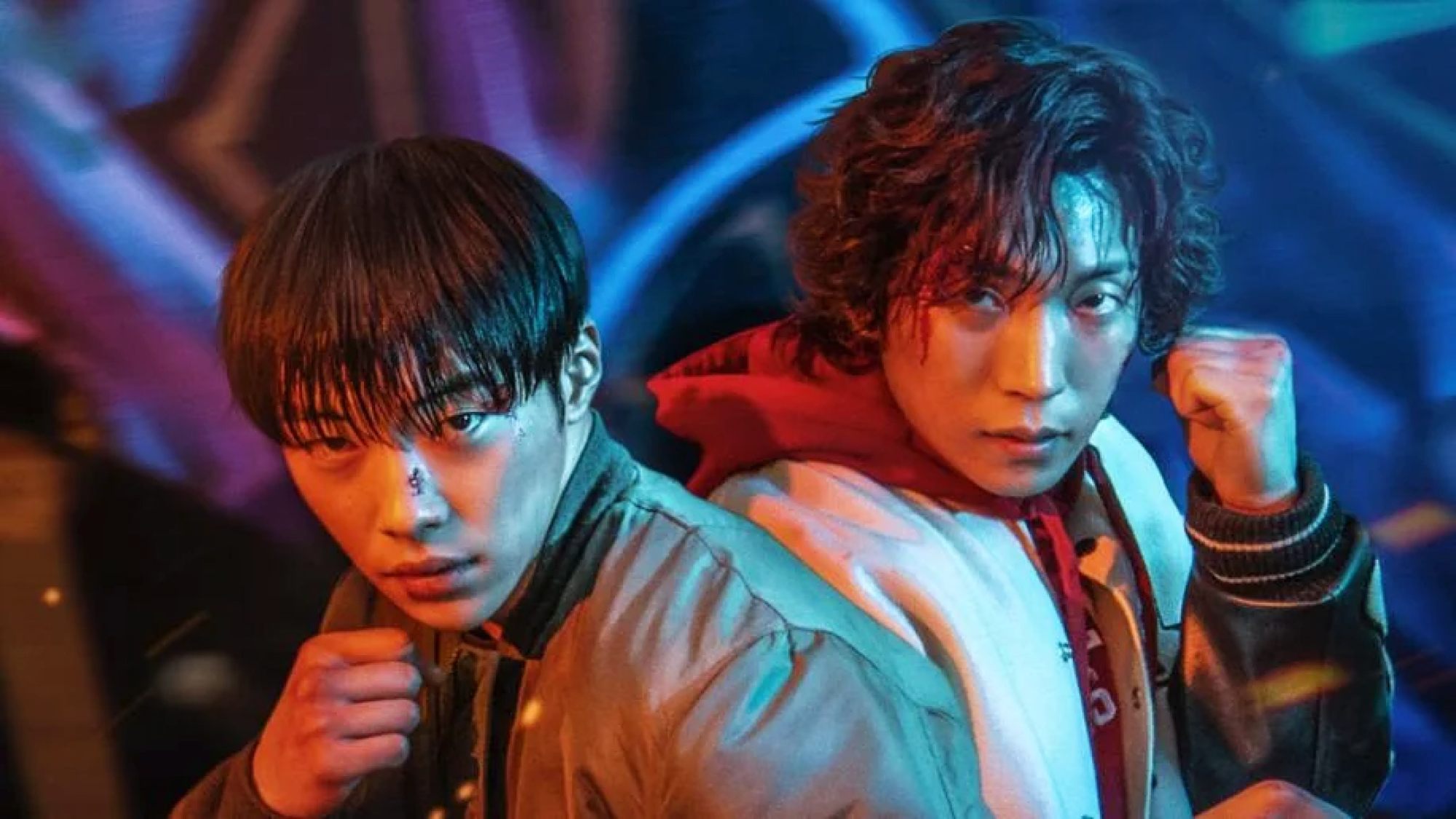 (De gauche à droite) Woo Do-Hwan dans le rôle de Kim Gun-woo, Lee Sang-Yi dans le rôle de Hong Woo-jin dans Bloodhounds