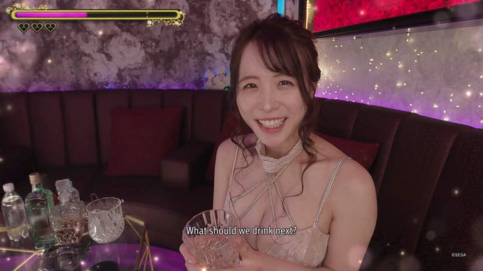 Comme une capture d'écran de Dragon Gaiden montrant le mini-jeu du club de cabaret en direct