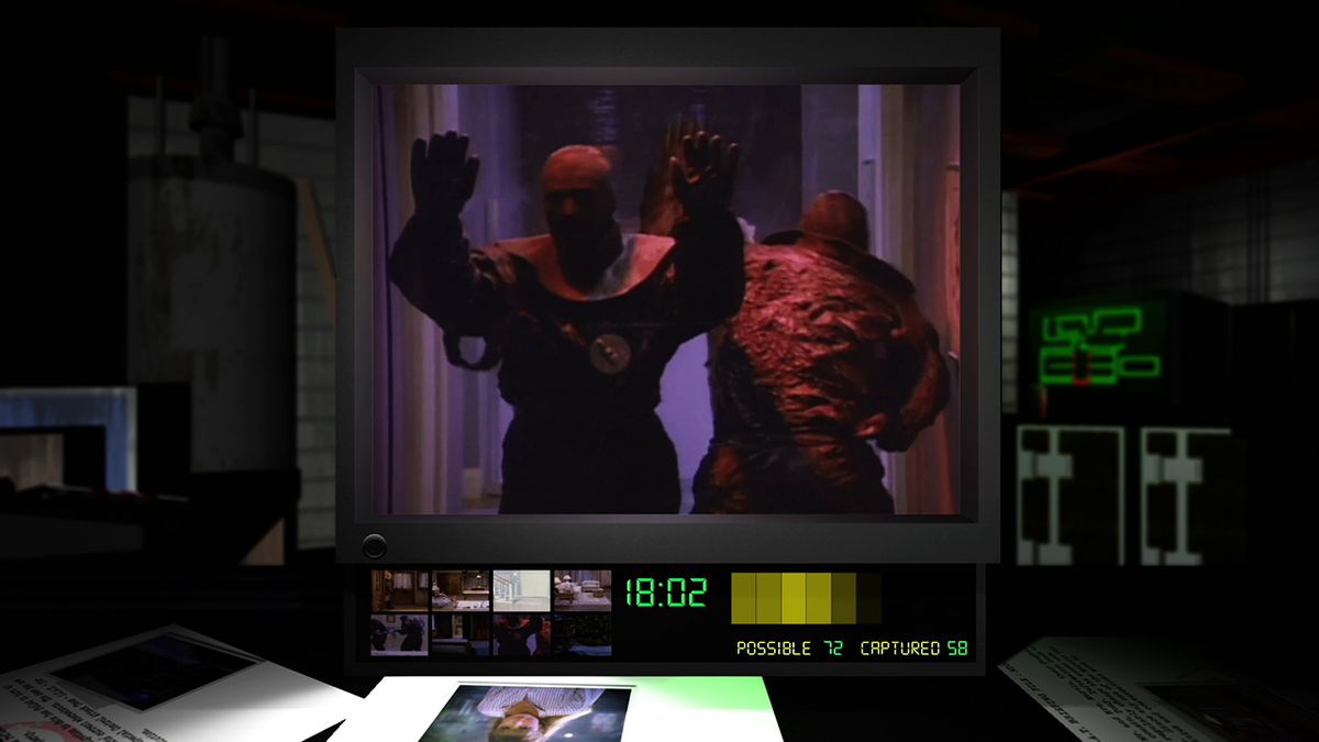 Une capture d'écran de Night Trap 25th Anniversary Edition représentant deux Augers vêtus de noir