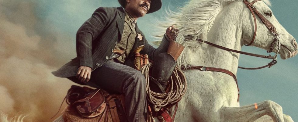 Bass Reeves on a horse in Lawmen: Bass Reeves
