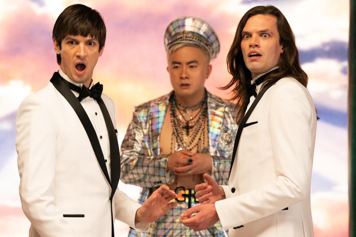 (De gauche à droite) Josh Sharp, Bowen Yang et Aaron Jackson dans Dicks : The Musical.