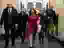 La vice-première ministre et ministre des Finances, Chrystia Freeland, se rend à une réunion du Cabinet sur la Colline du Parlement, le mardi 21 novembre 2023, à Ottawa.  Le gouvernement libéral a publié mardi son énoncé économique de l'automne.