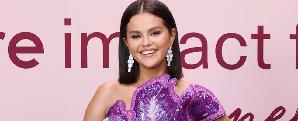 La star de Only Murders, Selena Gomez, dévoile sa transformation capillaire « bronde »