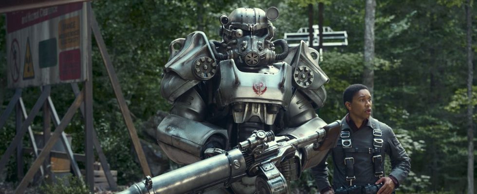 La série Fallout d'Amazon donne un premier aperçu de l'armure assistée et de The Ghoul