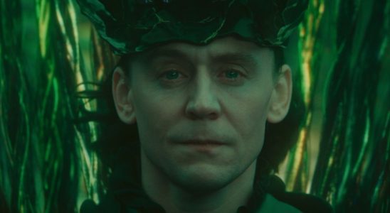 Ce que Tom Hiddleston ressent vraiment à propos du sort de Loki dans la finale de la saison 2 et du fait d'être « chargé d'un but glorieux »