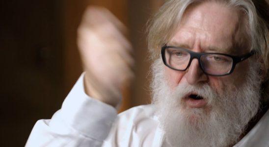 Gabe Newell sur le fait de rendre le pied-de-biche de Half-Life amusant : "Nous courions partout comme des idiots en frappant le mur"