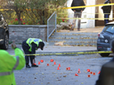 La police de Toronto intervient sur les lieux au 250 Cassandra Blvd.  à North York après que trois personnes ont été heurtées par un véhicule le mercredi 15 novembre 2023. (Jack Boland, Toronto Sun)