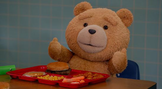 La bande-annonce de la série télévisée Ted de Peacock envoie l'ours en peluche grossier de Seth MacFarlane à l'école