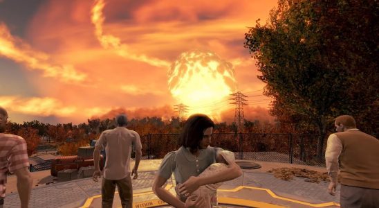 Fallout 4: a nuclear explosion can be seen going off in the distance.