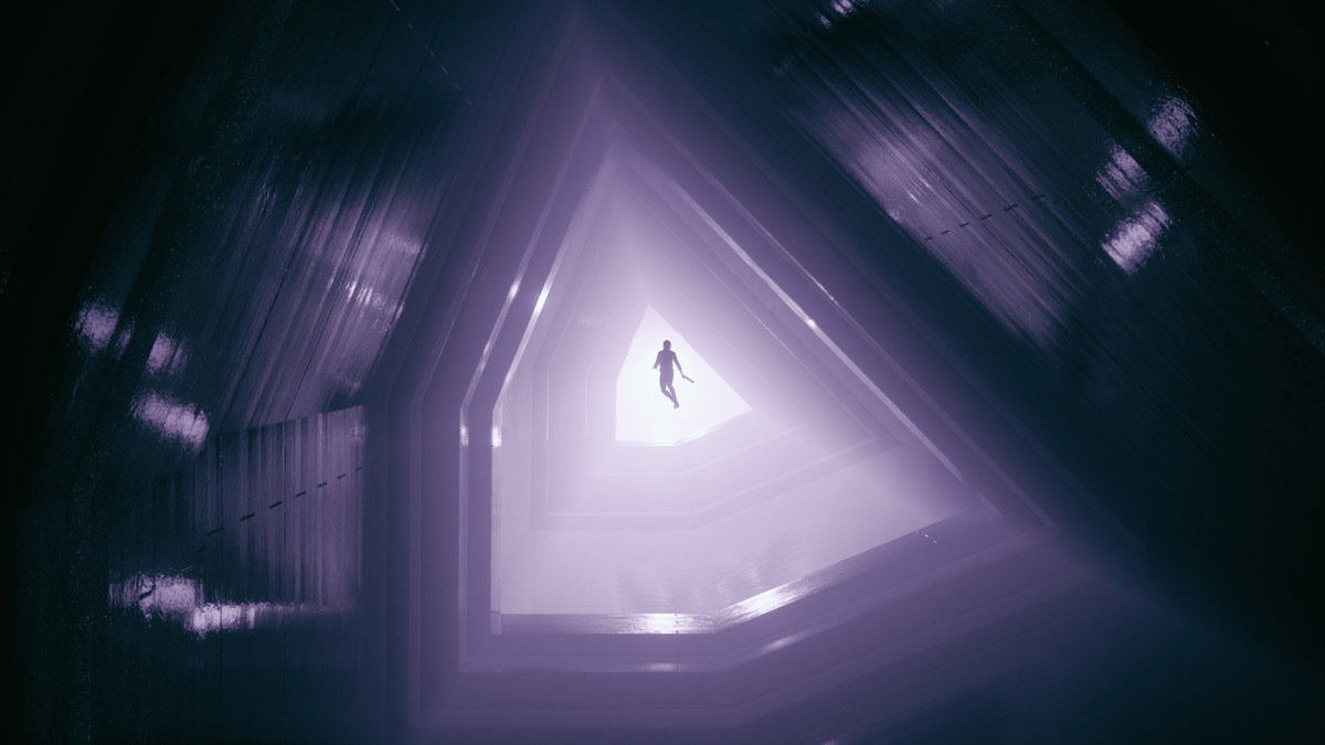 Jesse Faden flotte dans un couloir violet en forme de pentagone dans Control
