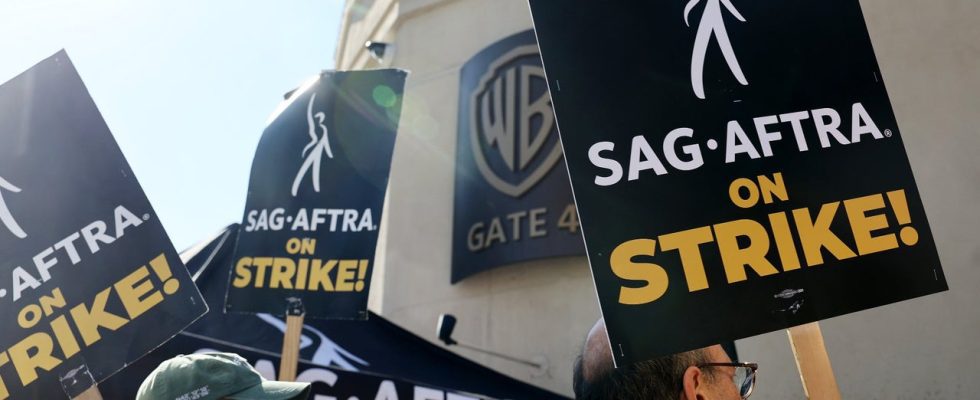 SAG-AFTRA a publié le contrat provisoire complet de 129 pages qui a mis fin à la grève des acteurs
