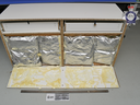 Une armoire en aggloméré envoyée du Canada a été trouvée en Australie avec un compartiment caché rempli de méthamphétamine.