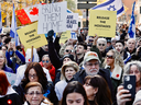 Des groupes juifs organisent un rassemblement devant le pavillon Hall de l'Université Concordia, le jeudi 16 novembre 2023, pour dénoncer la montée de l'antisémitisme à Montréal.