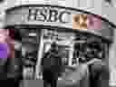 Une succursale de la Banque HSBC Canada à Toronto.  Les conservateurs s'opposent au rachat de HSBC par la Banque Royale du Canada.