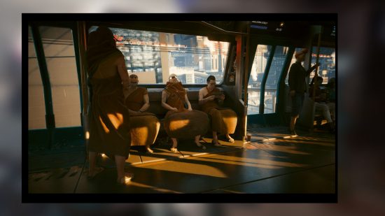 Notes de mise à jour de Cyberpunk 2077 2.1 : des gens dans un tramway