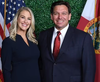 Le gouverneur de Floride Ron DeSantis et la renarde électorale Bridget Ziegler.  FACEBOOK