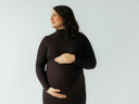 Kelsey Hatcher est enceinte de chacun de ses deux utérus.  (Rasoir Caleb/CJSHAVERPHOTO)