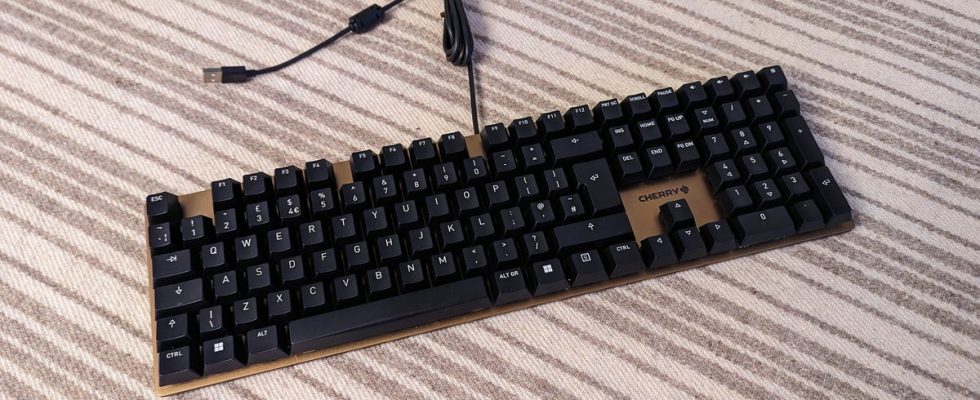 Le clavier KC 200 MX de Cherry démontre parfaitement les nouveaux commutateurs mécaniques MX2A passionnants de la société