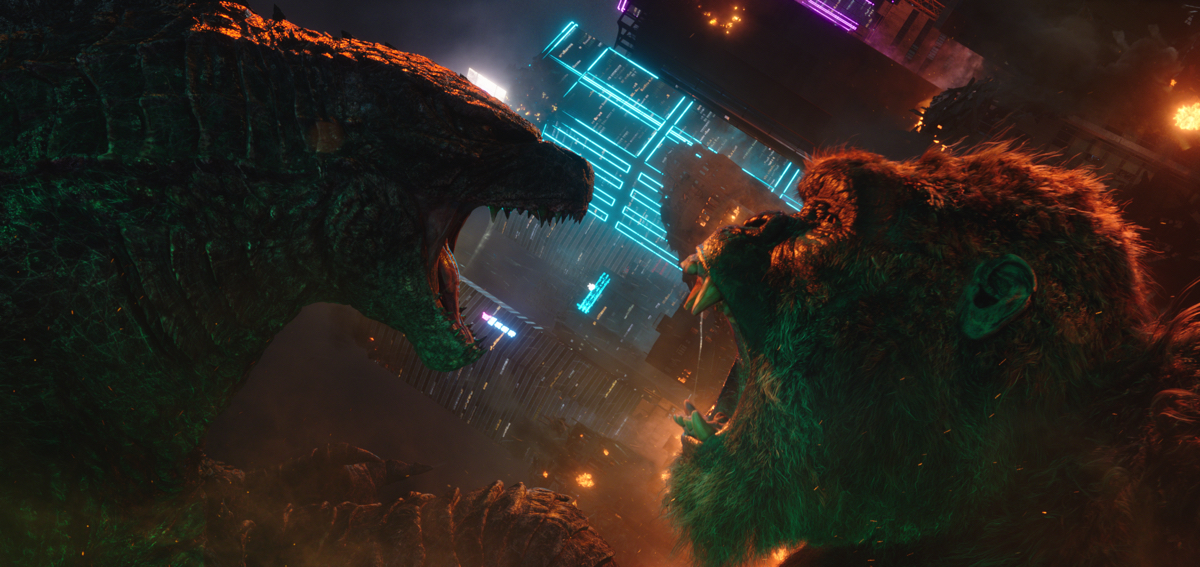 Godzilla crie après Kong.  Cette image fait partie d'un article sur la façon dont le MonsterVerse fait ce que le Snyderverse ne pouvait pas faire.