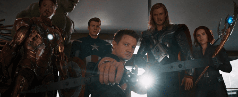Robert Downey Jr., Mark Ruffalo, Chris Evans, Jeremy Renner, Chris Hemsworth, and Scarlett Johansspn in The Avengers