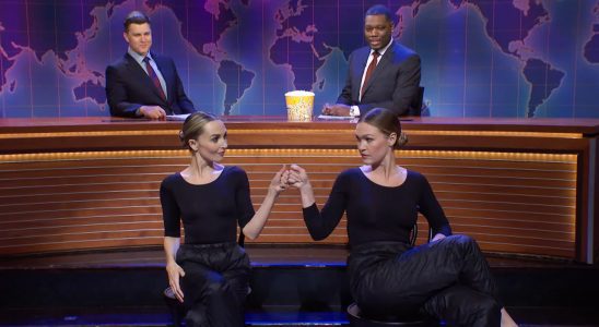 Julia Stiles sauve (encore) la dernière danse sur Saturday Night Live