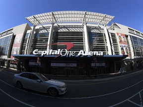 Une vue extérieure de la Capital One Arena à Washington DC.