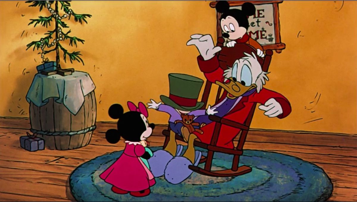 Scrooge McDuck est traqué par une bande de petits enfants souris alors qu'il leur donne des cadeaux. 