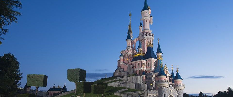 L'hôtel Disneyland est sur le point de rouvrir, mais ses prix ne sont pas pour les âmes sensibles