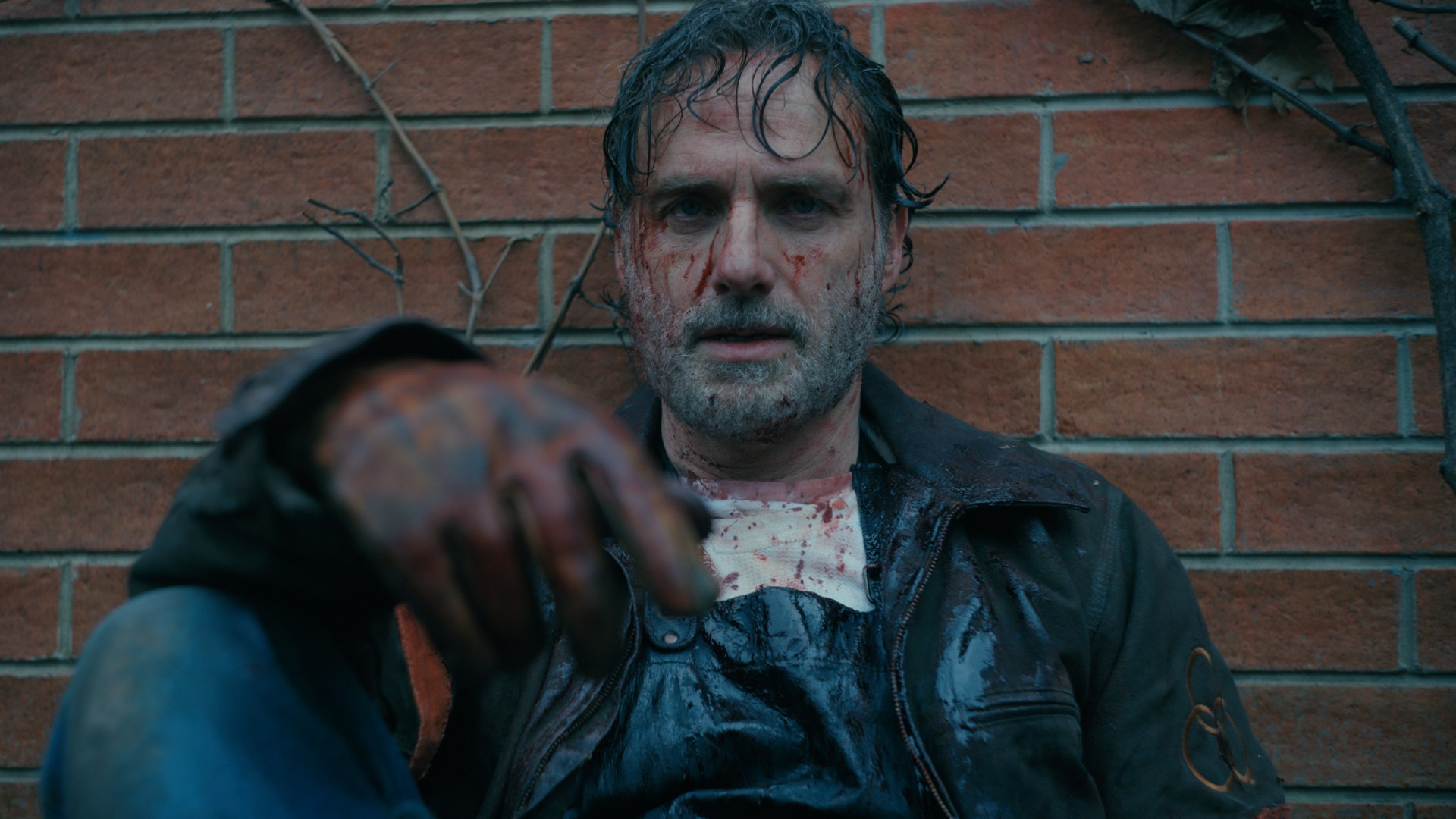 Andrew Lincoln dans le rôle de Rick dans The Walking Dead : Ceux qui vivent