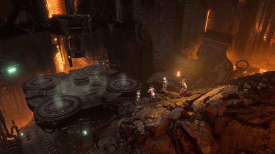 Quatre aventuriers courent vers une plate-forme lointaine dans une caverne sombre de Baldur's Gate 3.