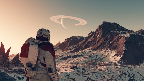 Un aventurier spatial de Starfield regarde une montagne lointaine avec une planète clairement en vue.
