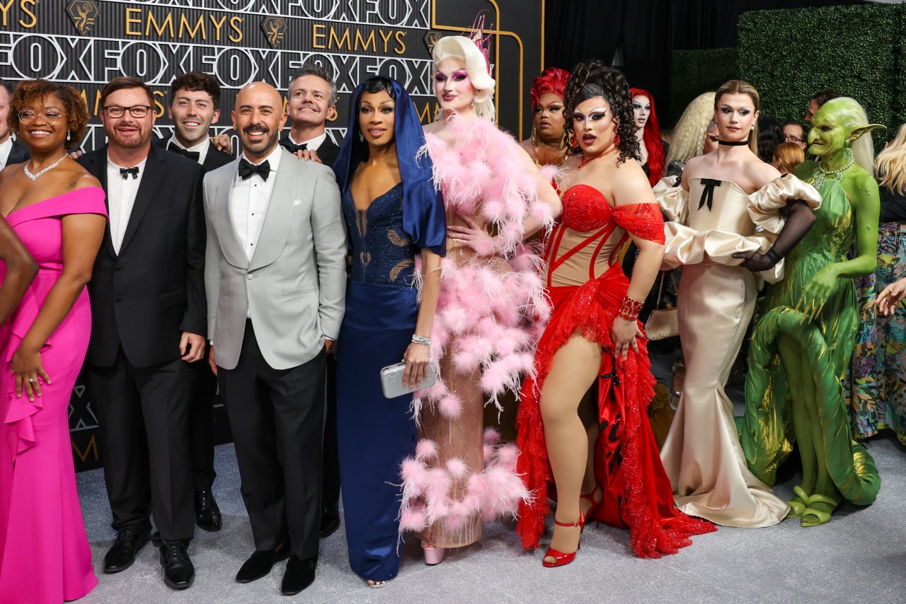 Le casting de "La course de dragsters de RuPaul" en arrivant à la 75e cérémonie des Primetime Emmy Awards au Peacock Theatre de Los Angeles, Californie, le lundi 15 janvier 2024.