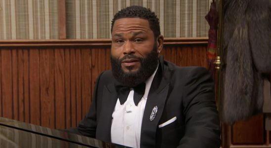 Anthony Anderson playing piano hosting the Emmys