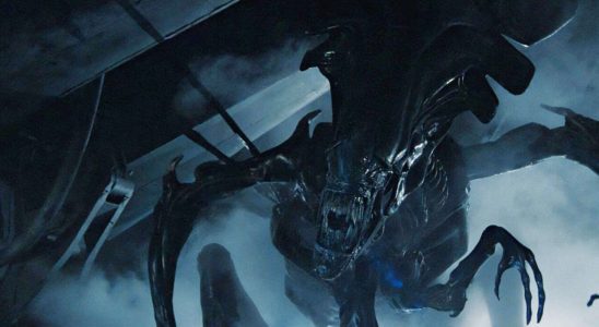 Alien Show de FX rend le monstre plus effrayant en abandonnant l'intrigue de Prometheus