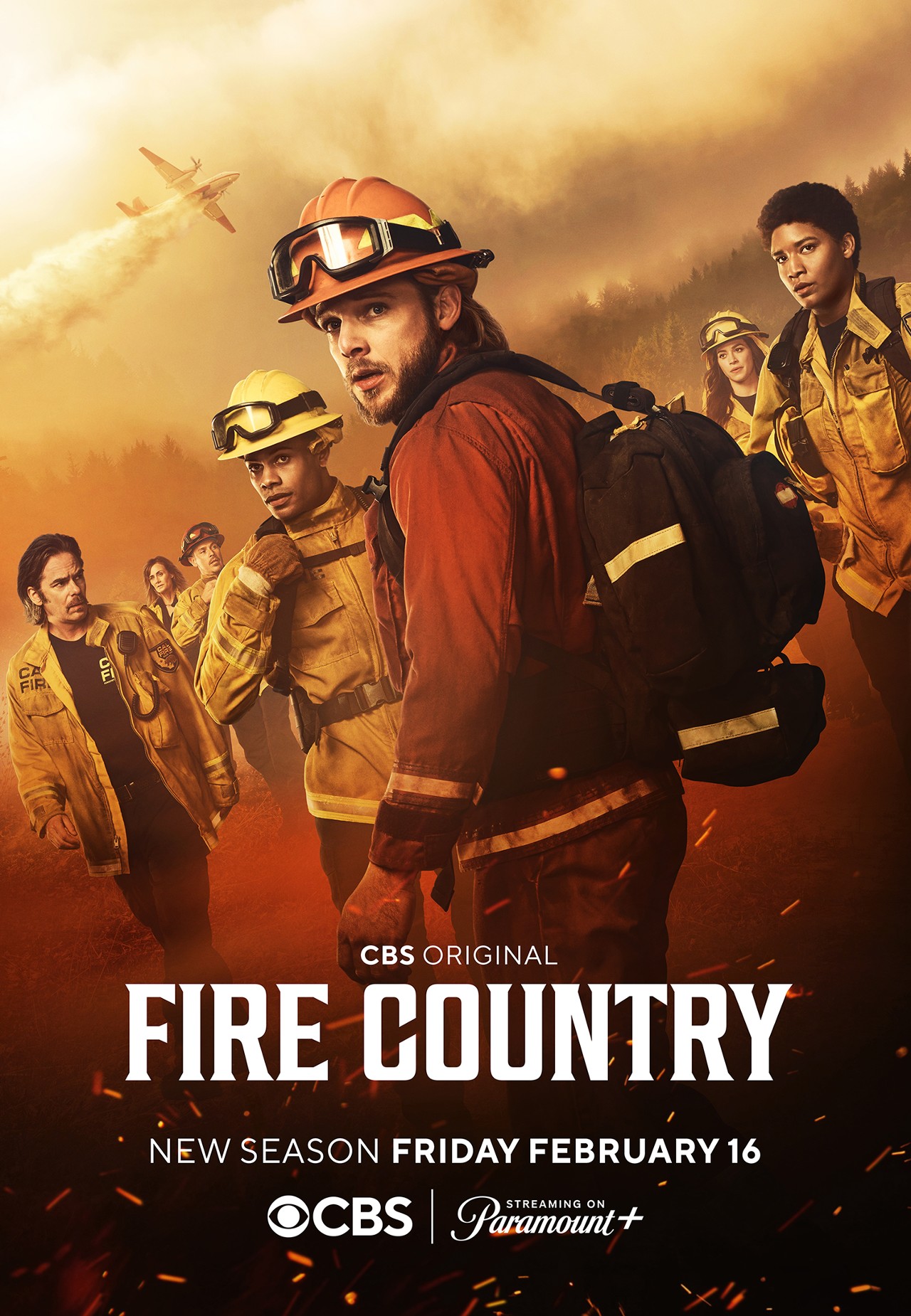 Art clé de la saison 2 de Fire Country mettant en vedette Bode à l'avant avec les acteurs derrière lui portant tous des vêtements de feu.